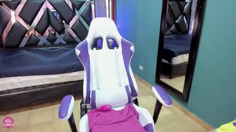  Linda  online show from March 8, 2025, 9:40 pm