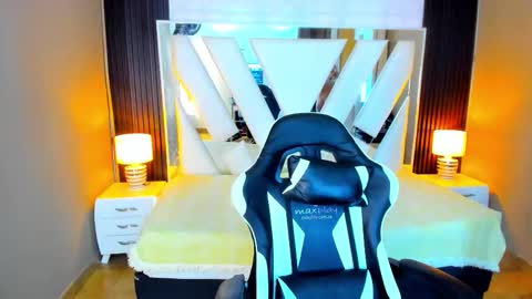  Linda  online show from November 5, 2025, 6:52 pm