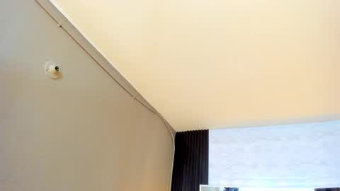  Linda  online show from December 1, 2025, 6:13 pm