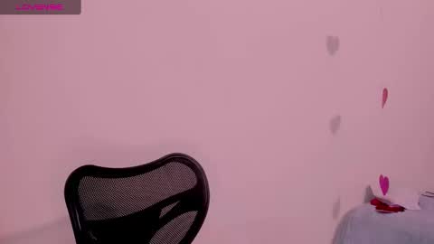 Alana online show from February 21, 2025, 9:00 pm