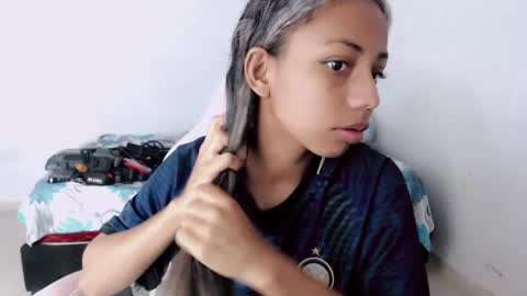 linda brown  online show from April 22, 2026, 12:18 pm