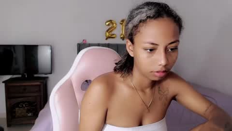 Snapshot of linda_brown_1 chatting on May 12, 2026, 12:35 pm linda brown online show from May 12, 2026, 12:35 pm
