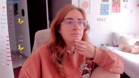 Giggles  online show from January 8, 2025, 4:44 pm