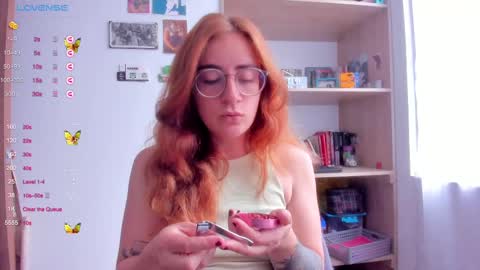 Giggles  online show from February 28, 2025, 1:47 pm