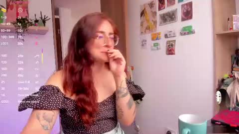 Snapshot of linda_giggle chatting on June 16, 2026, 1:47 pm Giggles online show from June 16, 2026, 1:47 pm