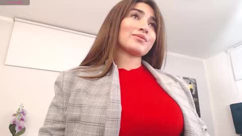 Maria Paula online show from November 3, 2025, 1:23 pm