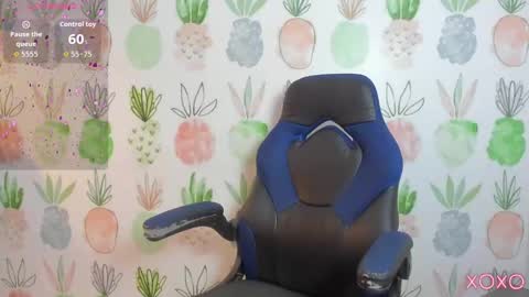 L I N D A online show from September 17, 2025, 7:37 pm