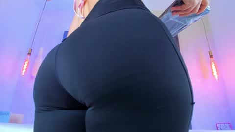 Linda Saenz online show from April 20, 2026, 11:35 am