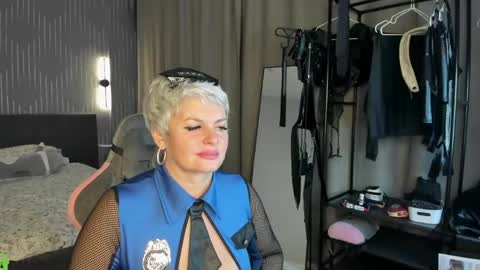 Linda Zefir online show from April 17, 2026, 1:41 am