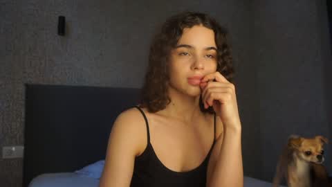 Snapshot of lindaaii chatting on June 4, 2026, 1:39 pm Linda online show from June 4, 2026, 1:39 pm