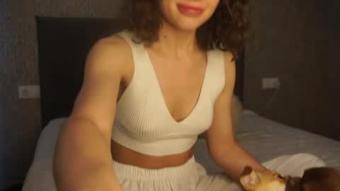 Snapshot of lindaaii chatting on June 8, 2026, 1:44 pm Linda online show from June 8, 2026, 1:44 pm