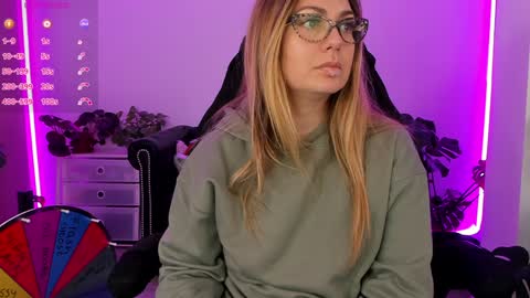 Linda  --  online show from January 19, 2025, 9:34 pm