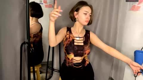 Snapshot of lindseytammo chatting on November 24, 2025, 8:08 pm Kate online show from November 24, 2025, 8:08 pm