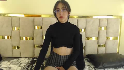 ling ling24 online show from February 4, 2025, 6:57 am