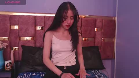 ling ling24 online show from February 5, 2025, 6:13 am