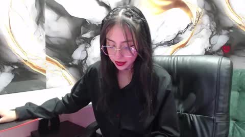 ling ling24 online show from February 6, 2025, 4:10 am
