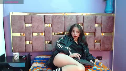 ling ling24 online show from March 5, 2025, 5:50 am