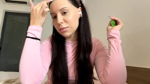 Anna online show from April 3, 2026, 4:32 am