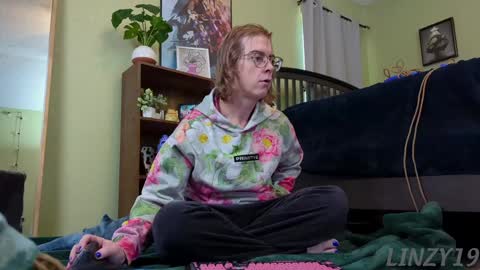 Linzy19 online show from December 31, 2024, 3:09 pm