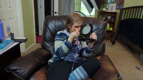 Linzy19 online show from January 8, 2025, 6:52 pm