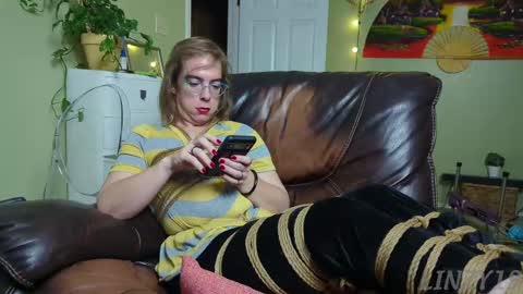 Linzy19 online show from September 14, 2025, 3:49 am