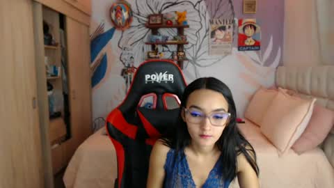 LinzyBaner online show from June 24, 2026, 11:37 pm