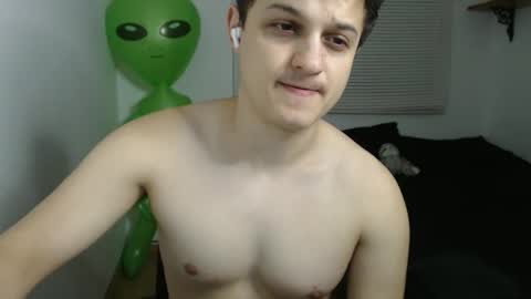 Snapshot of lioncluess chatting on May 19, 2026, 11:33 pm Lion Cluess online show from May 19, 2026, 11:33 pm
