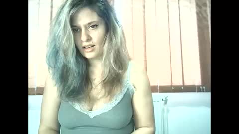 lionessmom online show from November 12, 2025, 7:20 am