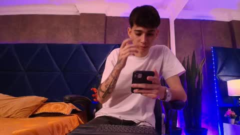 Snapshot of lionfoster chatting on December 3, 2025, 7:34 pm LION FOSTER online show from December 3, 2025, 7:34 pm