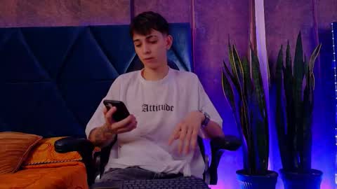 Snapshot of lionfoster chatting on December 4, 2025, 9:34 pm LION FOSTER online show from December 4, 2025, 9:34 pm