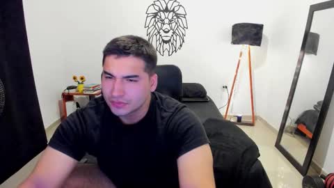 Lion online show from November 9, 2025, 2:10 am