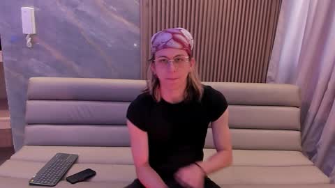 Lior evan online show from November 22, 2025, 11:42 am