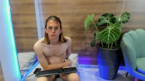 Lior evan online show from May 23, 2026, 2:17 am