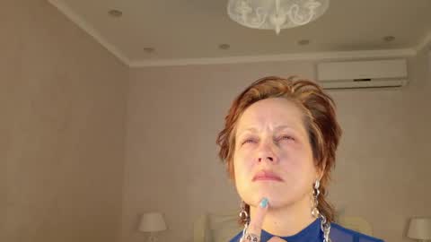 Liora Weiss online show from March 29, 2026, 8:03 am