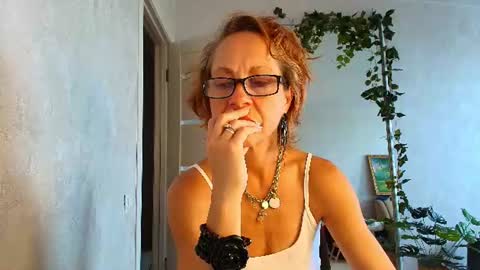Snapshot of lioraweiss chatting on July 23, 2026, 8:56 am Liora Weiss online show from July 23, 2026, 8:56 am