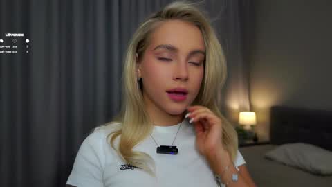 Amelia online show from February 26, 2025, 1:11 am