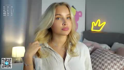 Amelia online show from October 1, 2025, 5:13 am