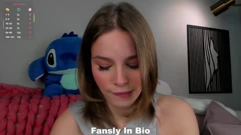 Lina online show from October 17, 2025, 1:31 am