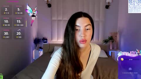 Lira revery online show from December 15, 2025, 11:20 pm