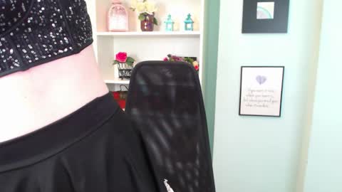 Snapshot of lisa_caprice chatting on December 4, 2025, 5:50 am Lisa Caprice online show from December 4, 2025, 5:50 am