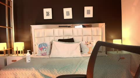 Lisa online show from January 31, 2025, 7:40 pm