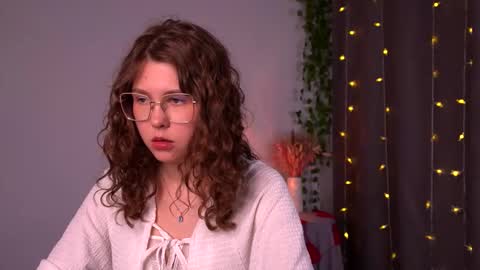  Lisa  online show from September 27, 2025, 6:57 pm