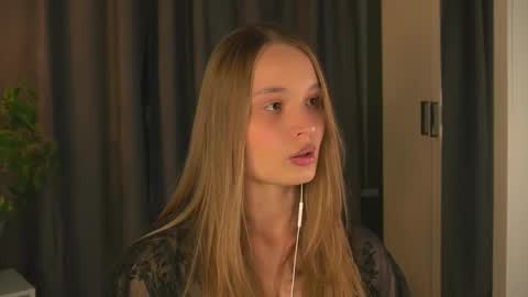 Elisabeth or Lisa online show from September 26, 2025, 8:13 pm