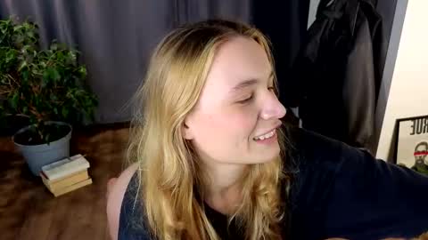 Elisabeth or Lisa online show from November 10, 2025, 7:57 pm