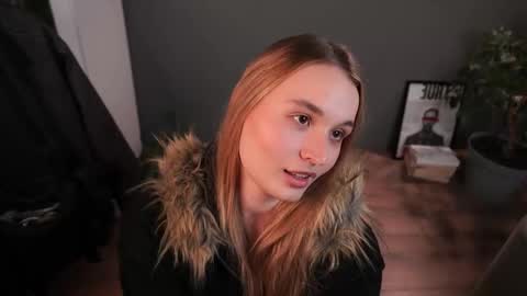 Elisabeth or Lisa online show from November 22, 2025, 8:19 pm