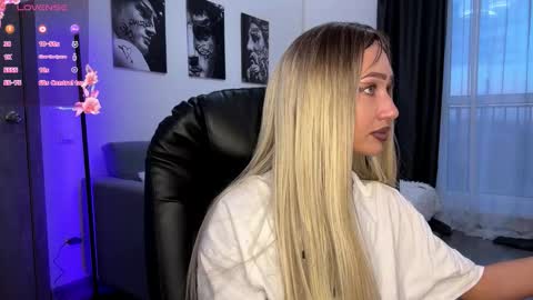 Lisa online show from October 25, 2025, 12:34 pm