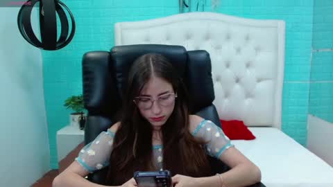 Lisa online show from March 12, 2025, 1:08 pm