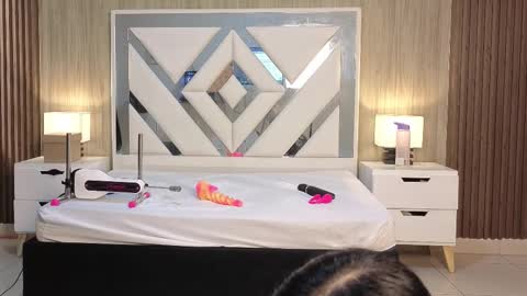 lisa_sweetas online show from March 3, 2026, 8:15 pm