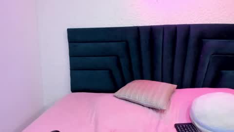 lisa white  online show from February 4, 2025, 12:19 am