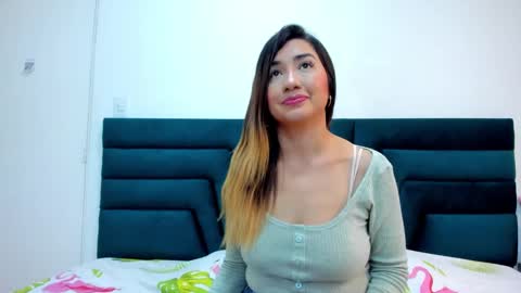 lisa white  online show from March 6, 2025, 9:31 pm